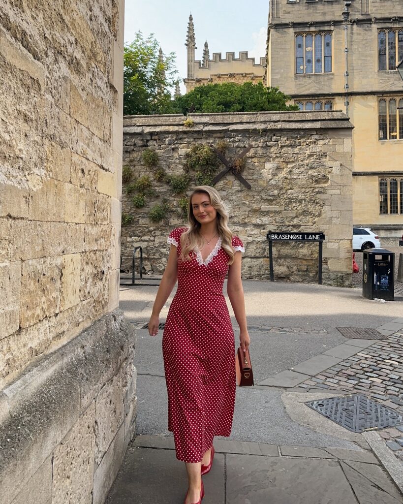 15 Best Tea Party Outfit Ideas To Look Classy and Stylish